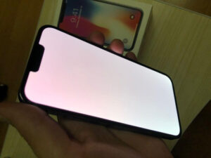 Iphone 13 Pro Max Bi Trang Man Hinh